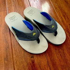 Youth Reef flip flops size 4/5